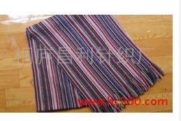 桐廬昌利針織廠 專(zhuān)業(yè)供應(yīng)各類(lèi)圍巾，為您打造溫暖與時(shí)尚